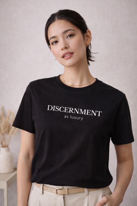 DISCERNMENT Tee